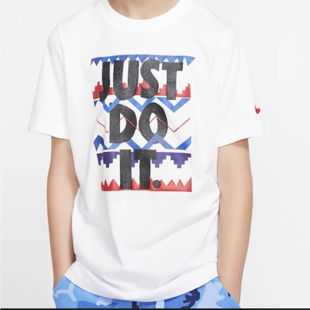 *The Nike Tee White “Just Do It” Southwest Style Short Sleeve Medium Shirt#MBG